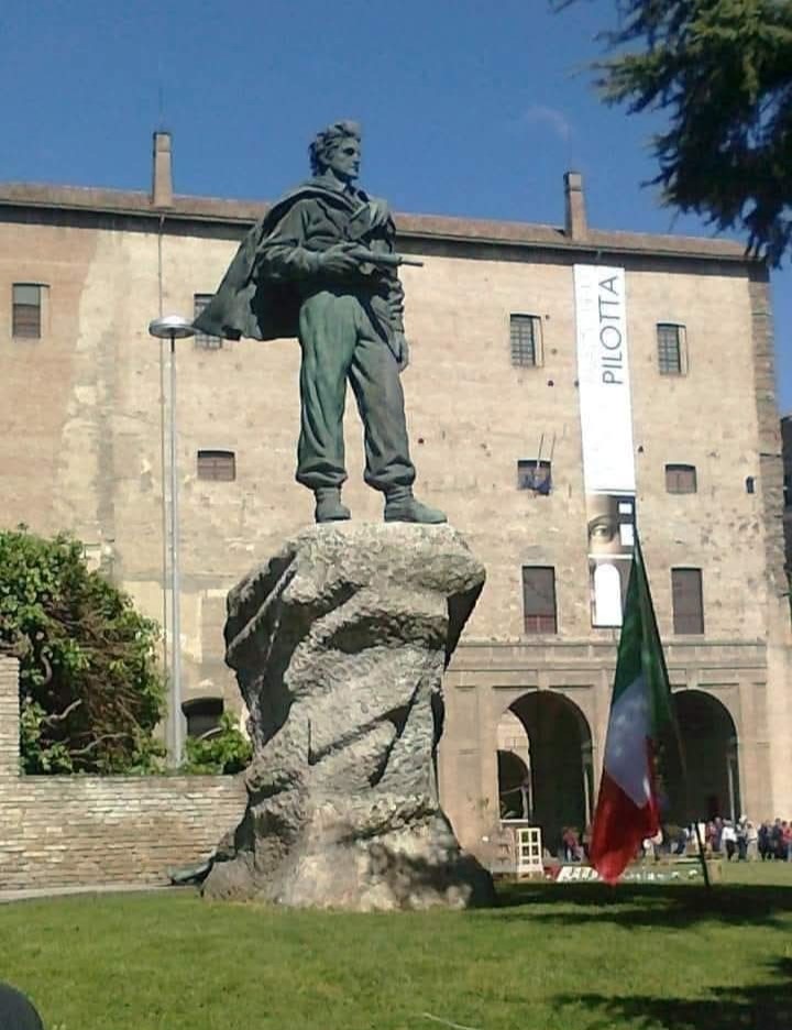 monumento del partigiano a parma