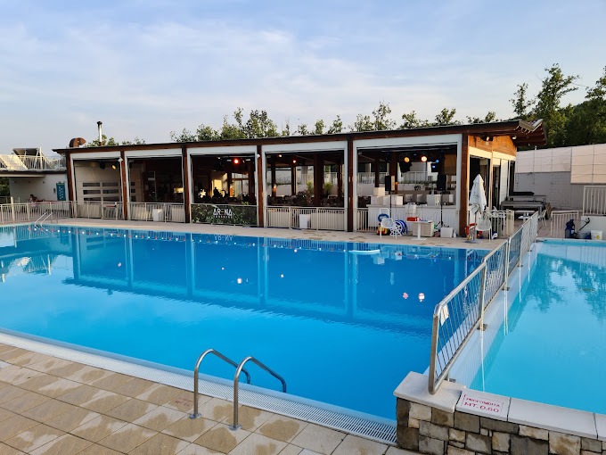 piscina tizzano